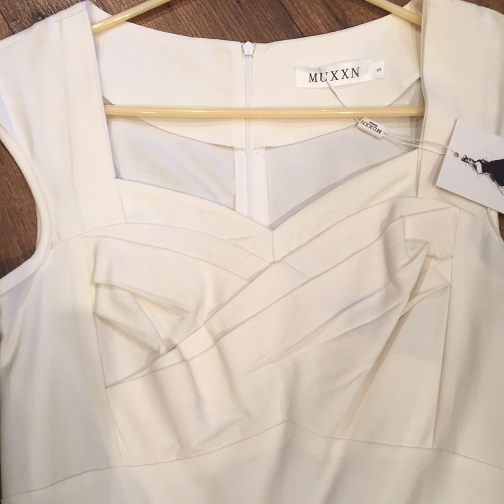 Dress - Picture 2 of 2